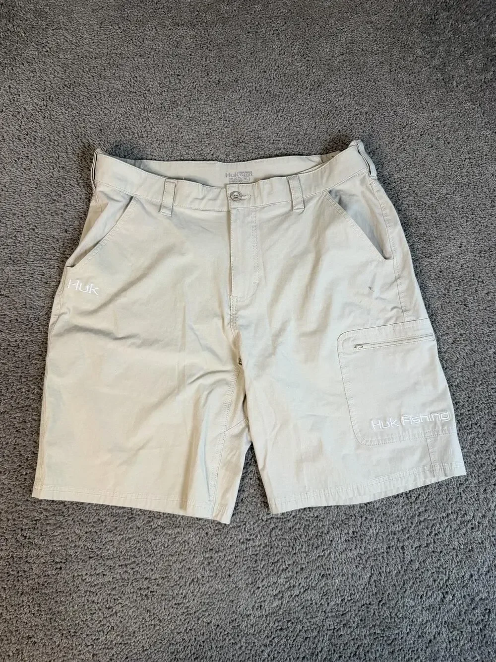 Huk Shorts Mens XL Beige Cargo Cotton Polyester Spandex 11 In Inseam Pockets